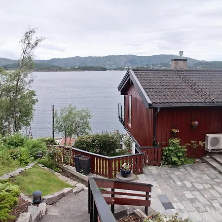 Waterfront House With Spectacular Ocean View *